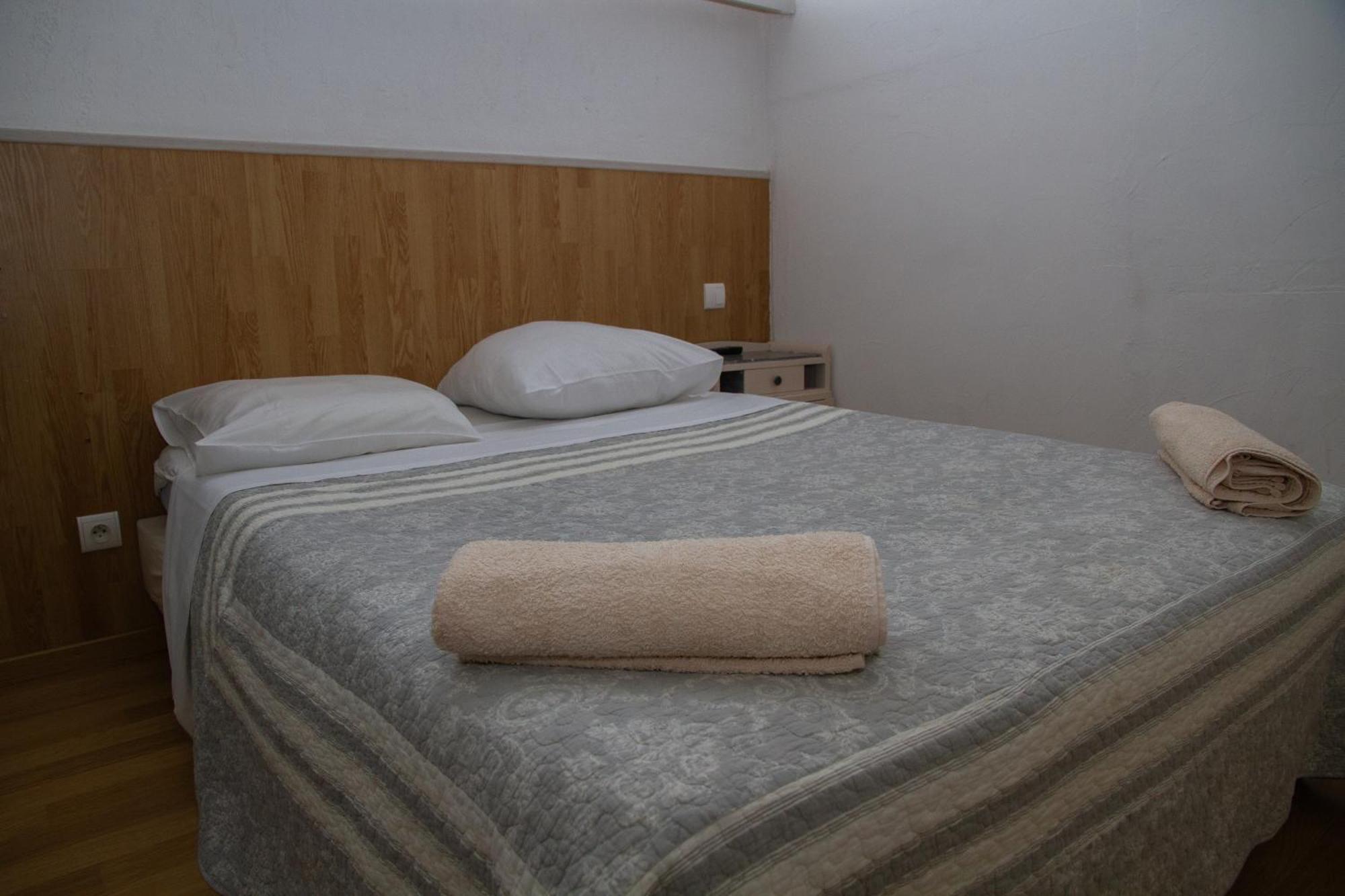 Hotel Durand Le Patio Alès Zewnętrze zdjęcie